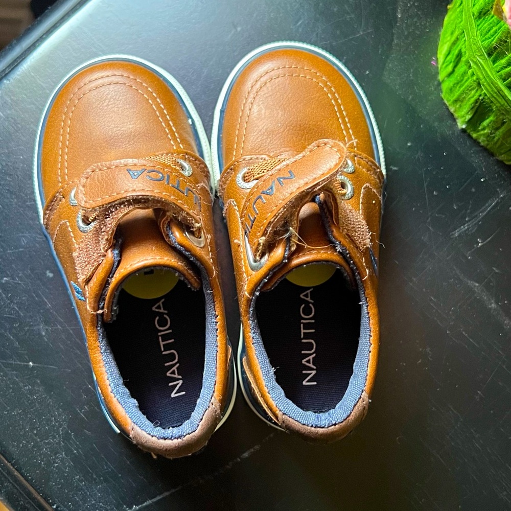 Brand new boys Nautica shoes size 5